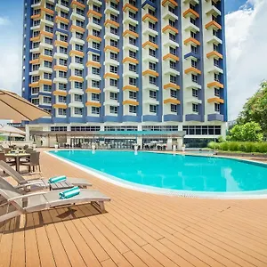 4* Hotel Oakwood &