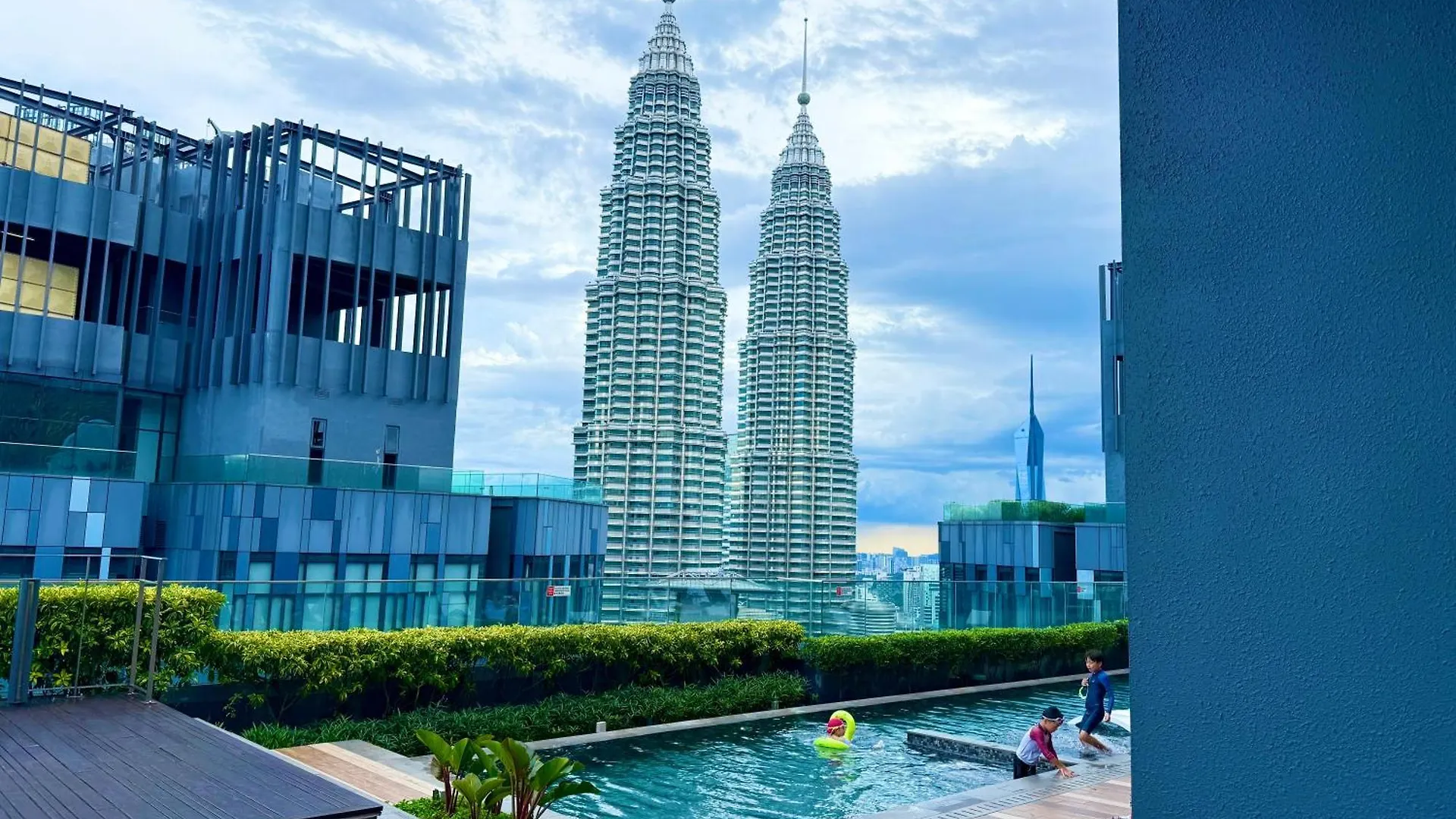 Hotel Star Suites Klcc By Flixses Kuala Lumpur